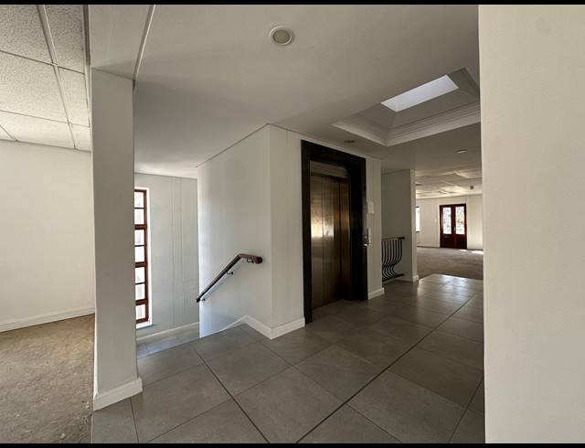 1,315M² OFFICE TO LET IN SANDTON CENTRAL